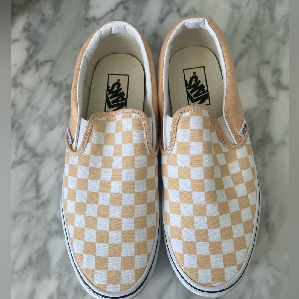 Women’s Vans Nude Checkered Slip Ons Size 10 BRAND NEW